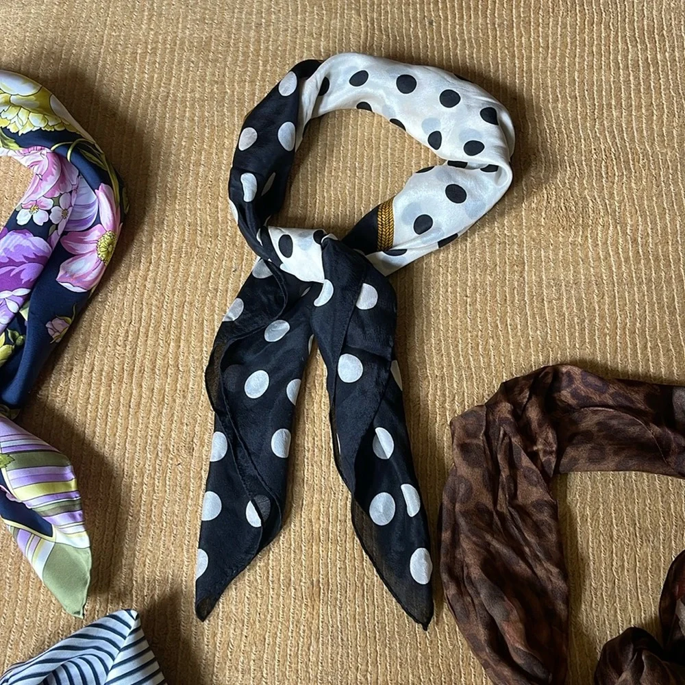 Collection of 5 scarves